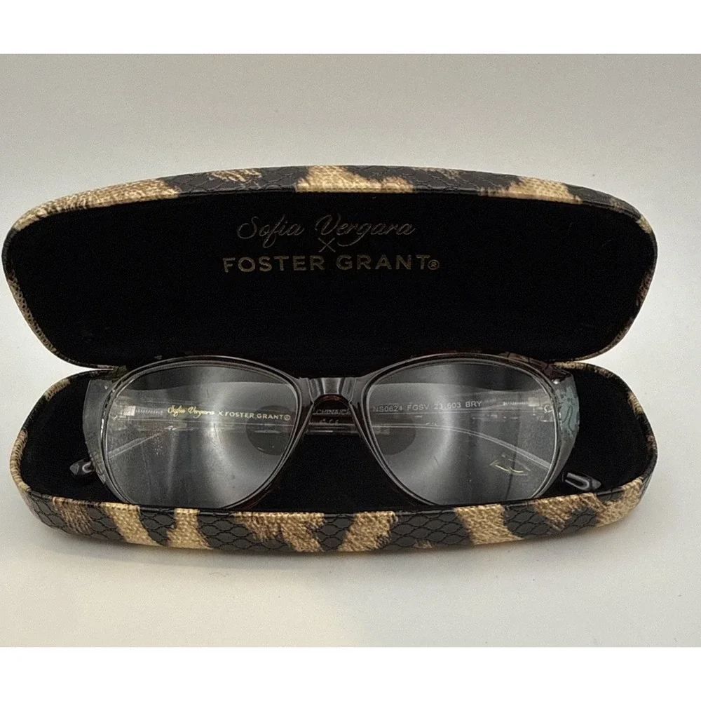 SOFIA VERGARA Eyeglass Frames Foster Grant NS0624- 23 603. BRY Brown & CASE